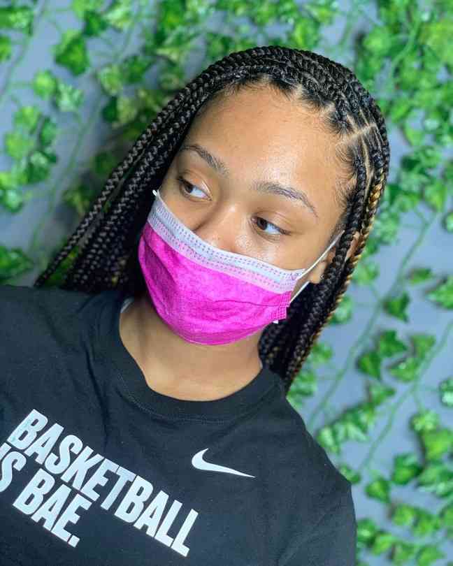 black and blonde medium large knotless braids