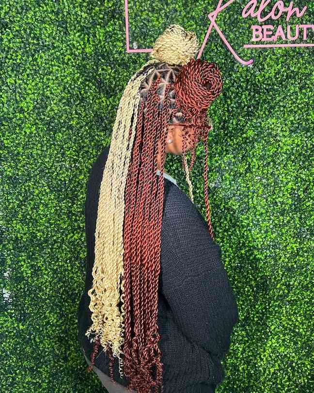 blonde long knotless cornows braids