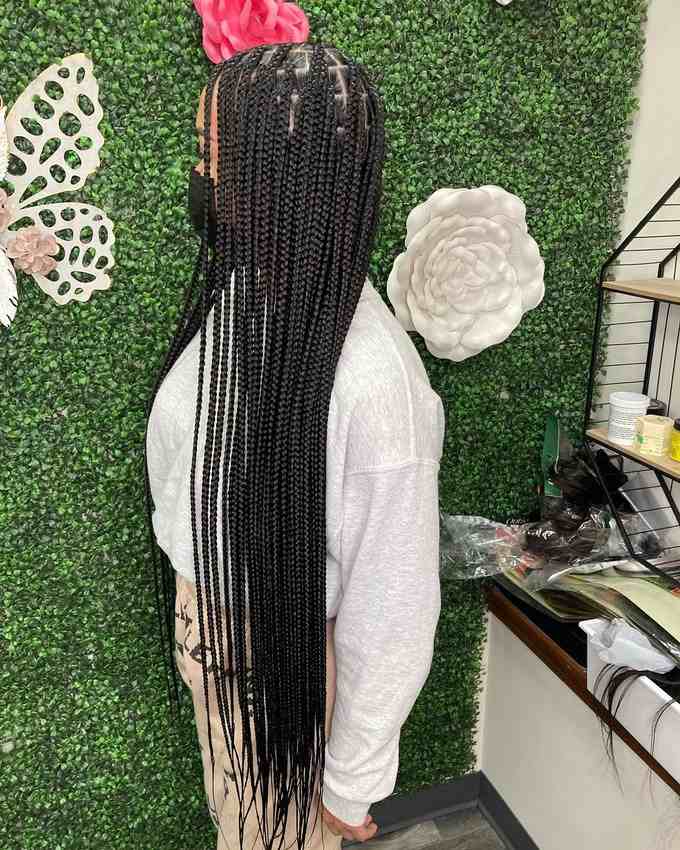 long black cornrows knotless
