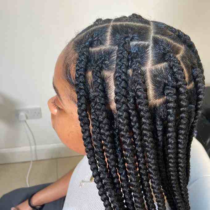 large black knotless braids