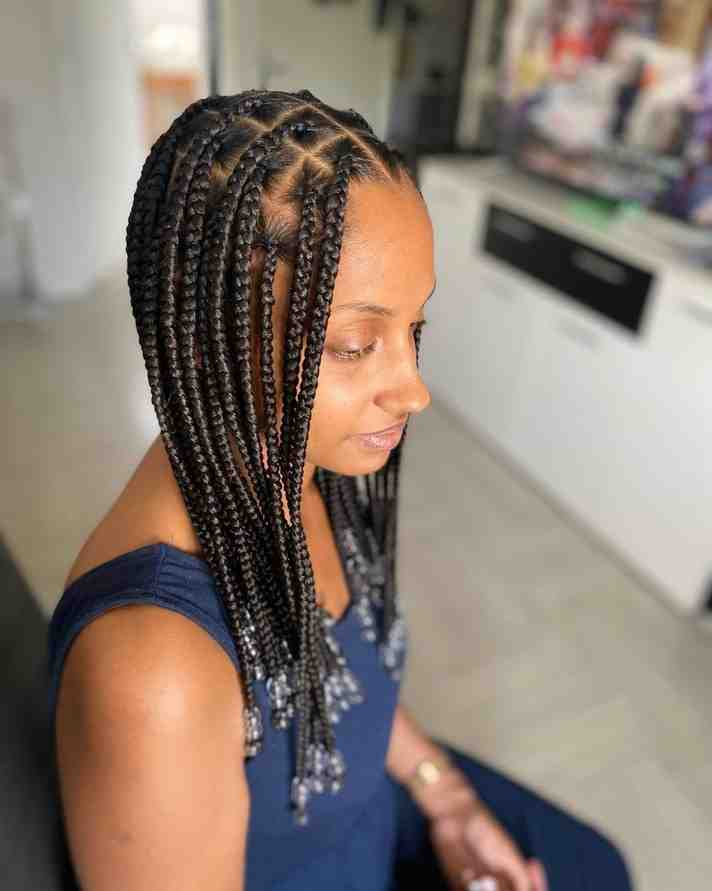 black short knotless braids