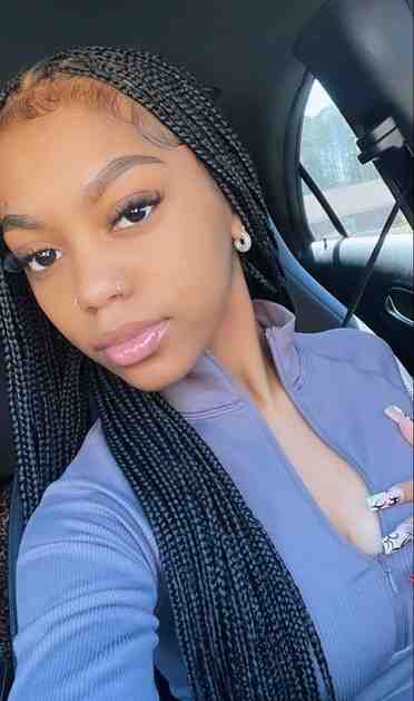 beauty small and long black knotless braids